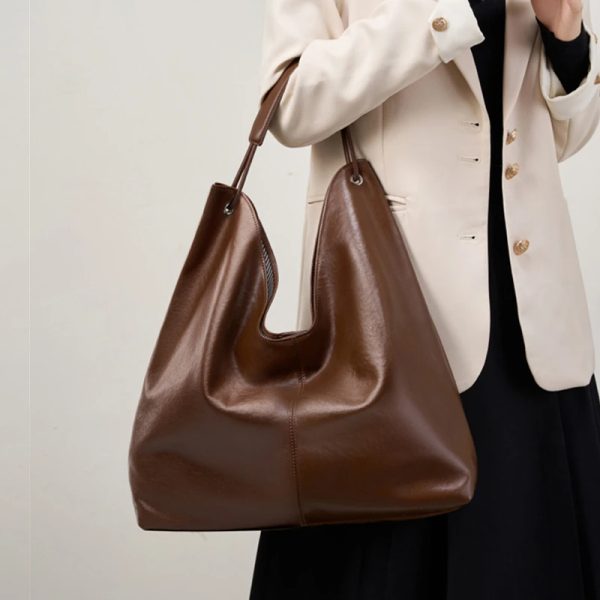 Slouch Tobe Leather Bag - Image 3