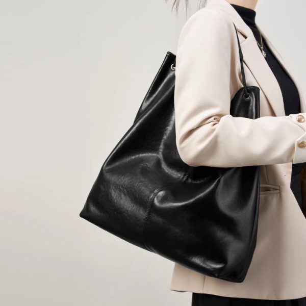 Slouch Tobe Leather Bag - Image 4